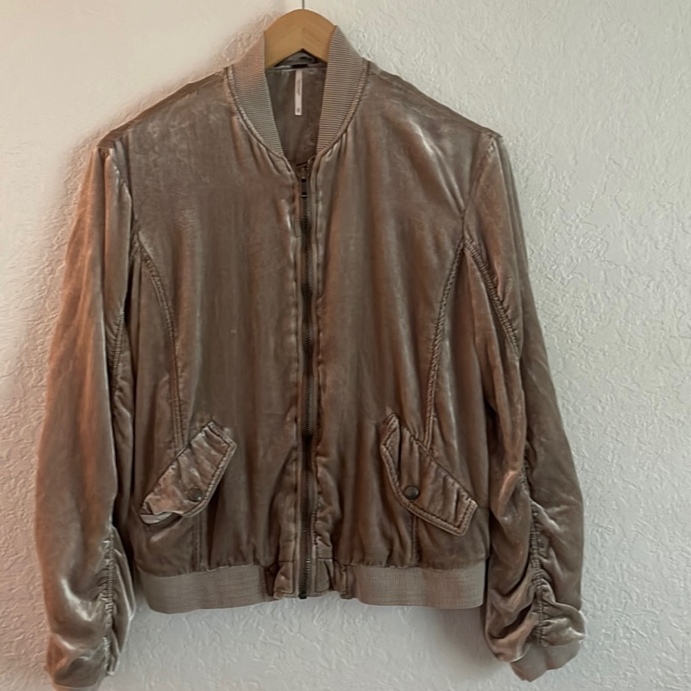 Beautiful free people velvet rouged jacket size xtra small.